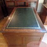 Antiek mahoniehouten bureau met groen leer 2