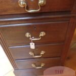 Antiek mahoniehouten bureau met groen leer 4