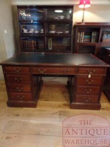 antiek mahoniehouten Engels bureau, ein antiker Schreibtisch aus Mahagoni