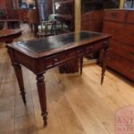 Antiek mahoniehouten schrijftafel of sidetable 1