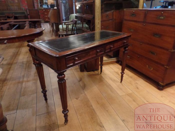 antiek mahoniehouten schrijftafel of side table