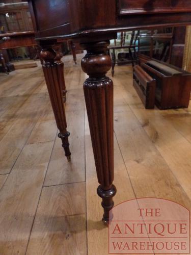 Antiek mahoniehouten schrijftafel of sidetable 3