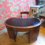 Antiek niervormig bureau 3