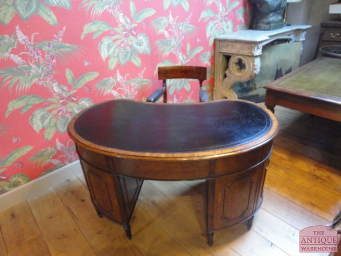 Antiek niervormig bureau 3