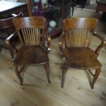 Antiek paar eiken bureaustoelen 1