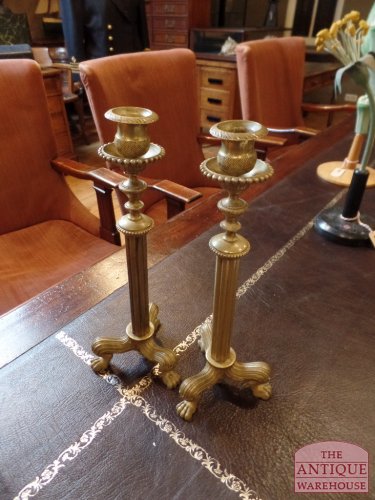 antiek vergulde paar kandelaars