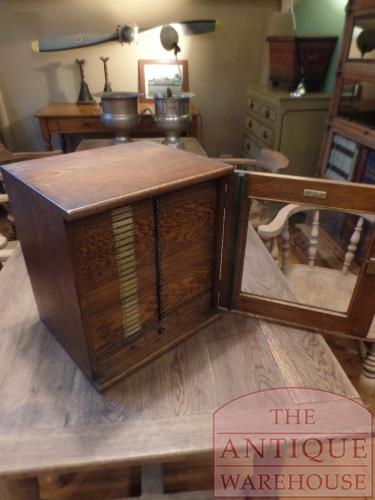 antiek verzamelaars kastje 2