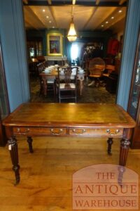 antiek Vicoriaans schrijftafeltje, leestafel, klein bureautje