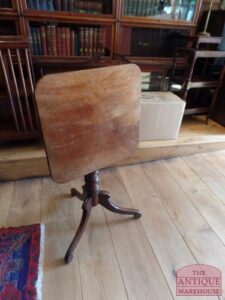 antiek vierkant Engels tilt top tafeltje, VERKOCHT