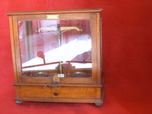 antieke apothekers balans, VERKOCHT