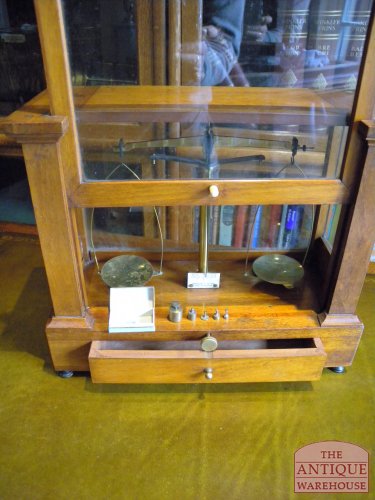 Antieke apothekers milligram balans 3