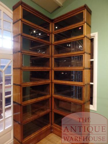 Antieke barrister Globe Wernicke hoekkast