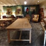 Antieke beukenhouten Franse tafel met 8 laden 1