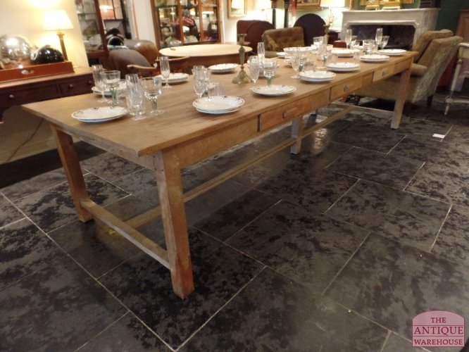 Antieke beukenhouten Franse tafel met 8 laden 2