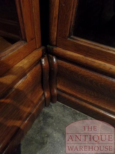 Antieke bibliotheek van Globe Wernicke met hoekelementen 2