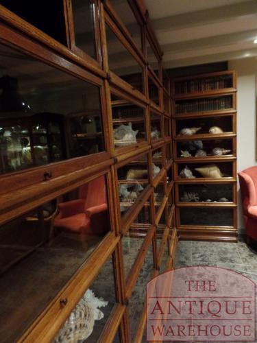 Antieke bibliotheek van Globe Wernicke met hoekelementen 5