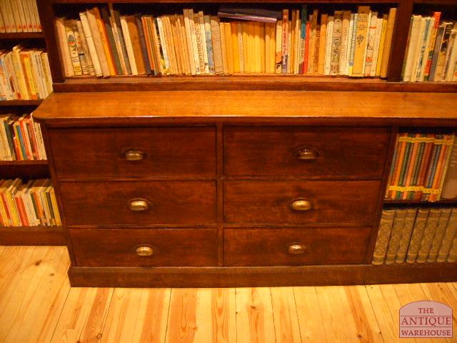 Antieke bibliotheek uit Warwick Castle 2