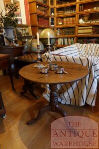 antieke bijzet tafel, antieke wijntafel, antieke eikenhouten tilt top tafel