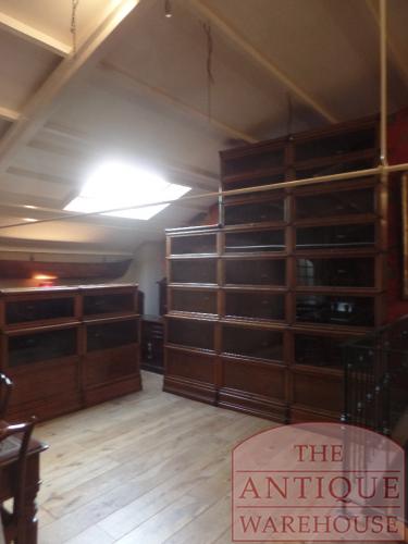 Antieke boekenkast met diepe delen Globe Wernicke van mahonie en eikenhout