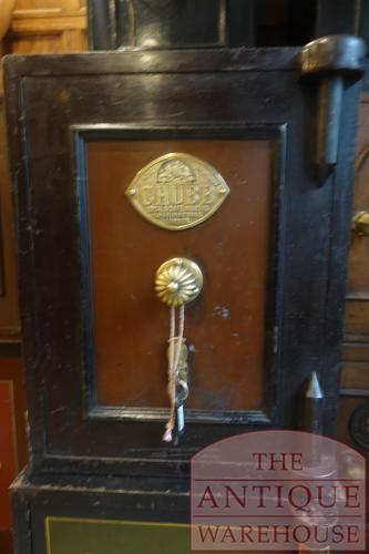 antieke Britse kluis, safe, maker de firma Chubb