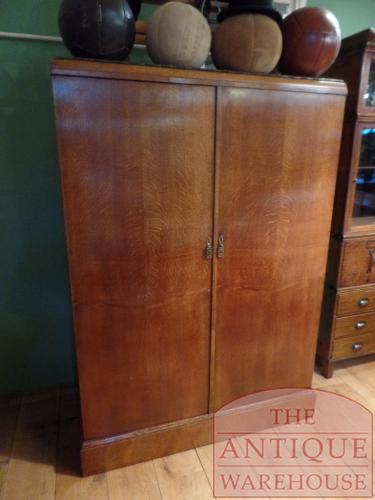 Antieke Compactom kledingkast van eikenhout, volledig met lades, hanggedeelt en hangers