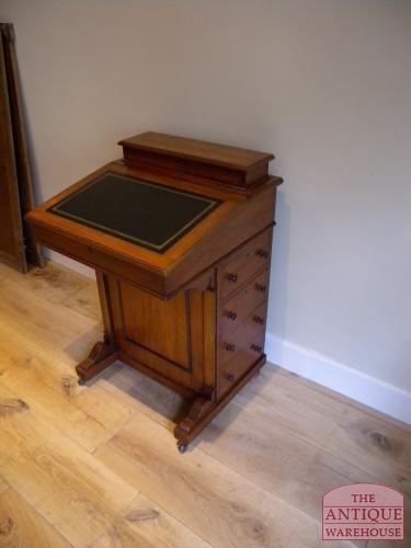 Antieke davenport, scheepsbureautje 3