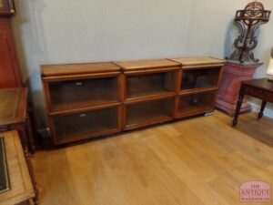 antieke drievoudige bibliotheekkast van Globe Wernicke