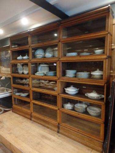 Antieke drievoudige Globe Wernicke boekenkast met verspinging in de bovenste delen 2