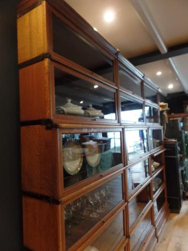 Antieke drievoudige Globe Wernicke boekenkast met verspinging in de bovenste delen 3