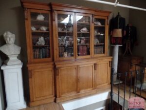 antieke eiken break front boekenkast