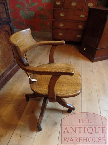 Antieke eiken bureaustoel in hoogte verstelbaar en kantelbaar 2