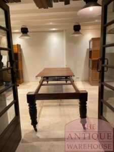 Antieke eiken Engelse coulissentafel, uitschuifbare eettafel, max 18 personen