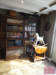 antieke eiken globe Wernicke boekenkast