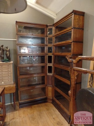 Antieke eiken hoekopstelling van Globe Wernicke boekenkasten 2