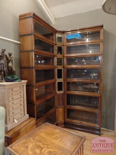 Antieke eiken hoekopstelling van Globe Wernicke boekenkasten 3