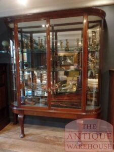 Antieke eiken mahoniehouten vitrine kasten