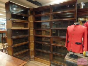 antieke eiken ongerestaureerde hoekopstelling van Globe Wernicke