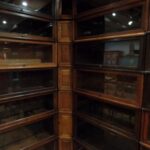 Antieke eiken ongerestaureerde hoekopstelling van Globe Wernicke 2