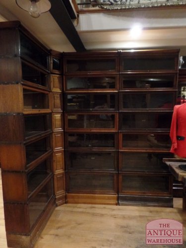 Antieke eiken ongerestaureerde hoekopstelling van Globe Wernicke 3