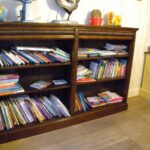 Antieke eiken open boekenkast 1