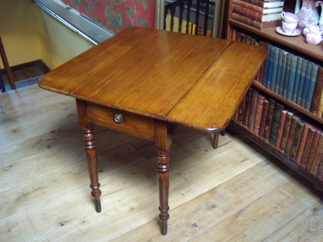 Antieke Eiken Pembroke Tafel 2