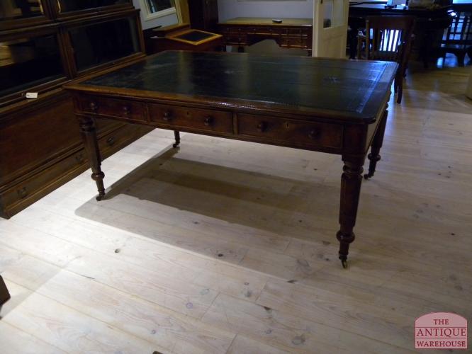 antieke  eiken schrijftafel van circa 1850, VERKOCHT