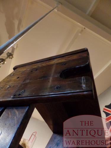 Antieke eikenhouten bibliotheek trap 3