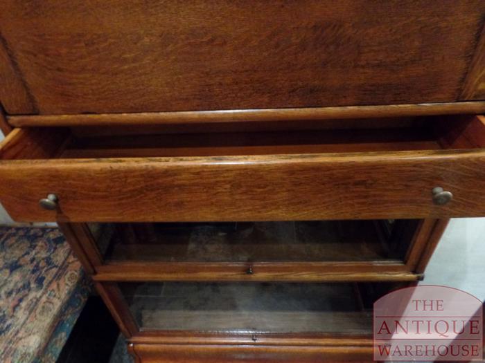 Antieke eikenhouten Globe Wernicke met schrijfgedeelte 2