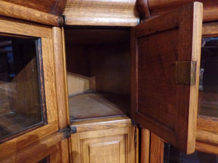 Antieke eikenhouten hoekopstelling van Globe Wernicke boekenkast systeem 3