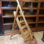 antieke Engelse bibliotheektrap 3