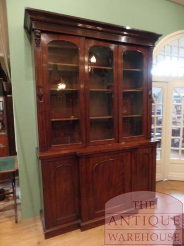 antieke Engelse mahoniehouten breakfront boekenkast