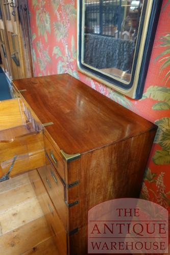 Antieke Engelse mahoniehouten military ladenkast met secretaire 4