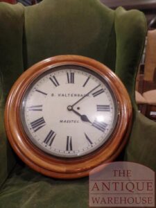 antieke Engelse pubklok in bijzonder zeldzaam formaat