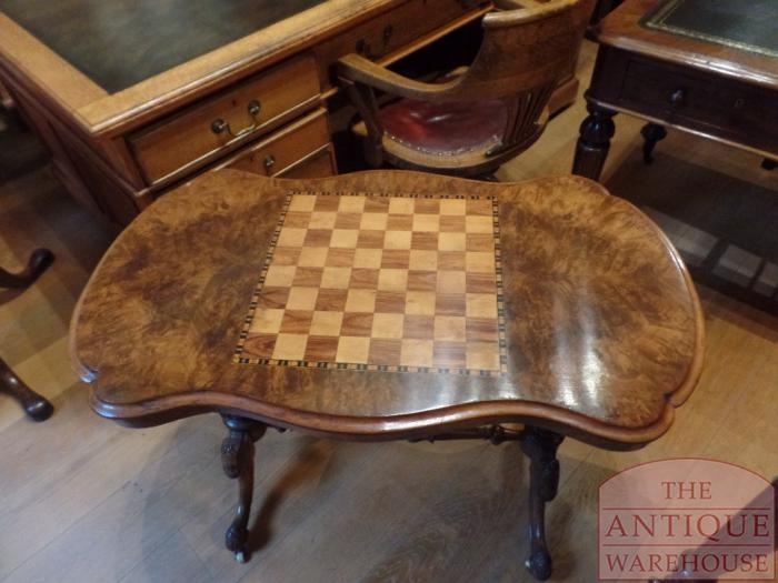 Antieke Engelse schaaktafel